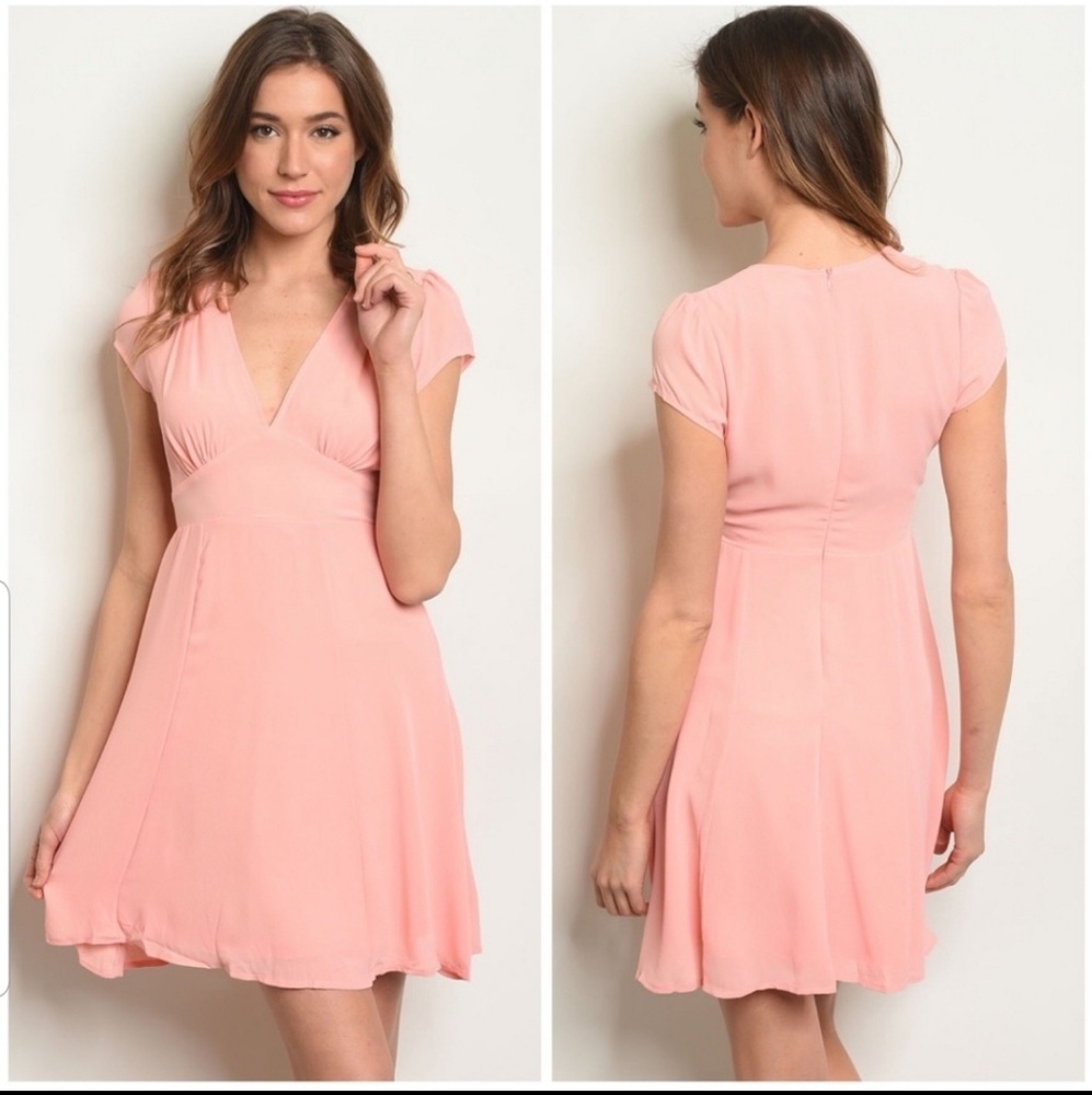 SALE!!!  🛍 Classic Style Peach Dress🍑